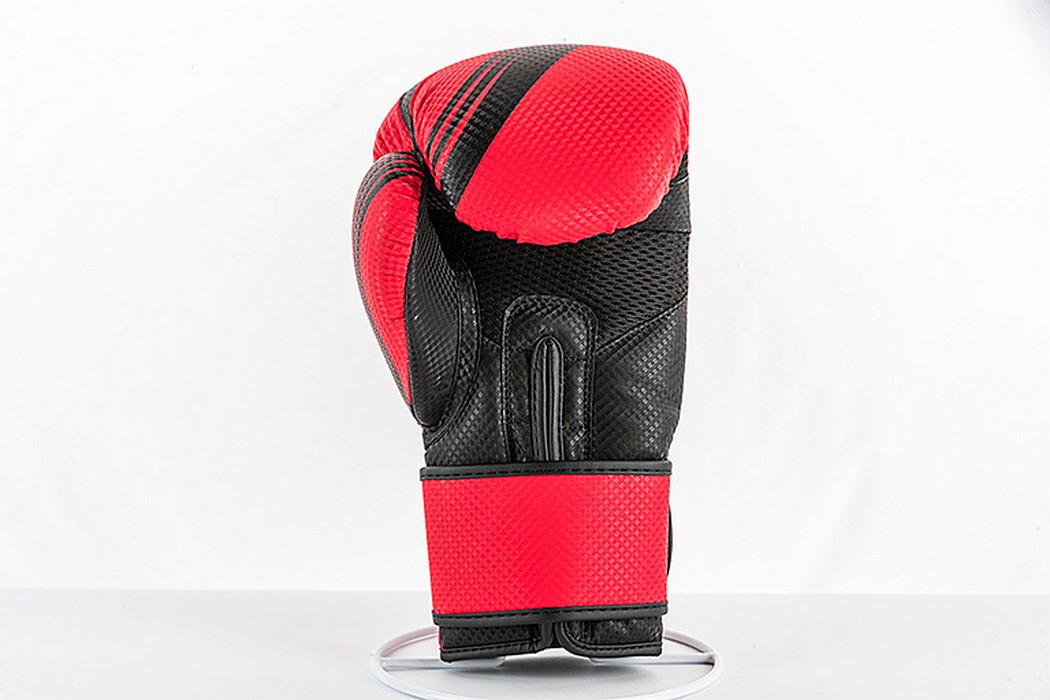 Боксерские перчатки UFC PRO Performance Rush Red,14oz 1050_700